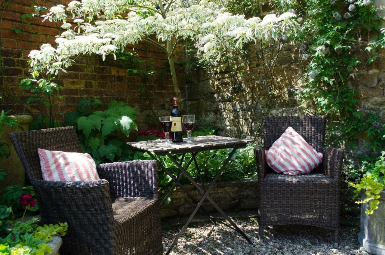 The Hollies Bed And Breakfast Uppingham Extérieur photo